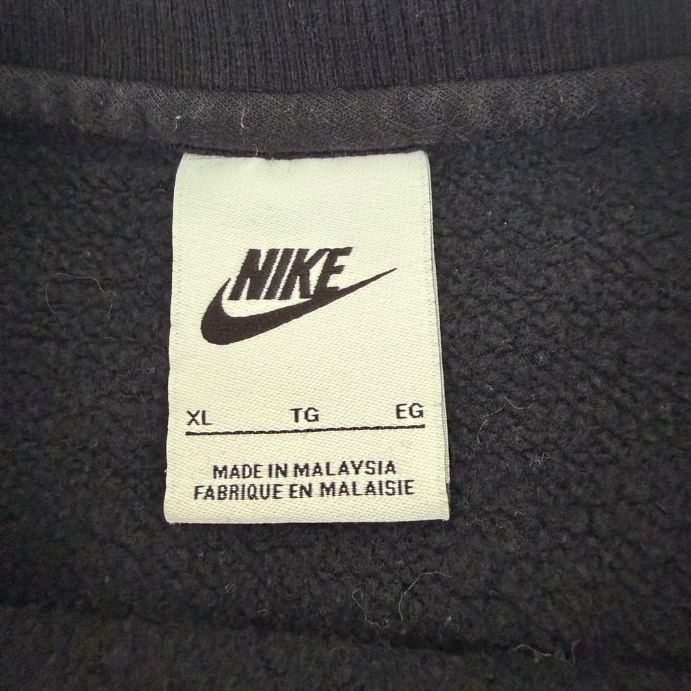 Black Nike Crewneck - Picture 2 of 3